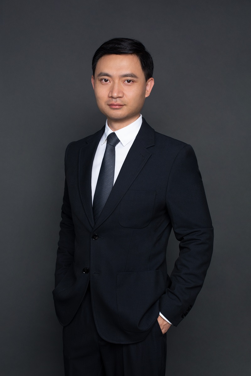 周炜